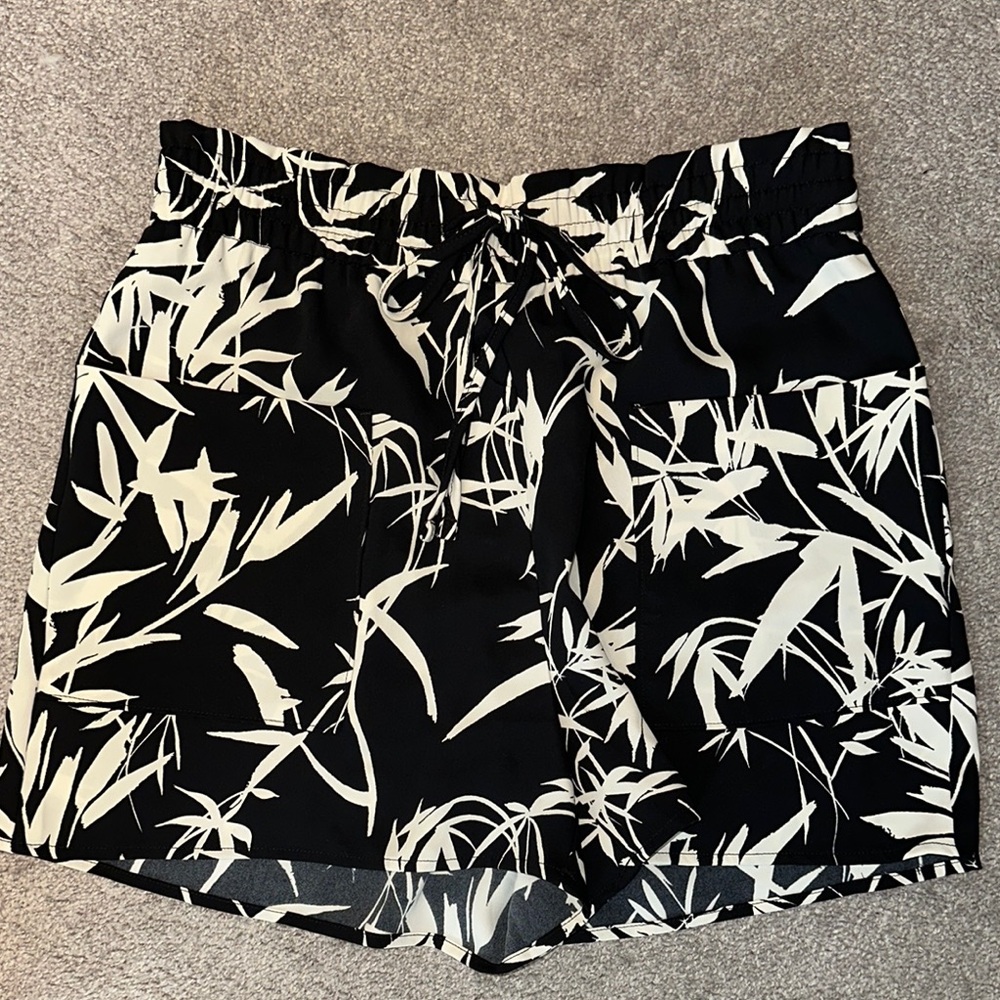 Express Black and White Leaf Print Shorts